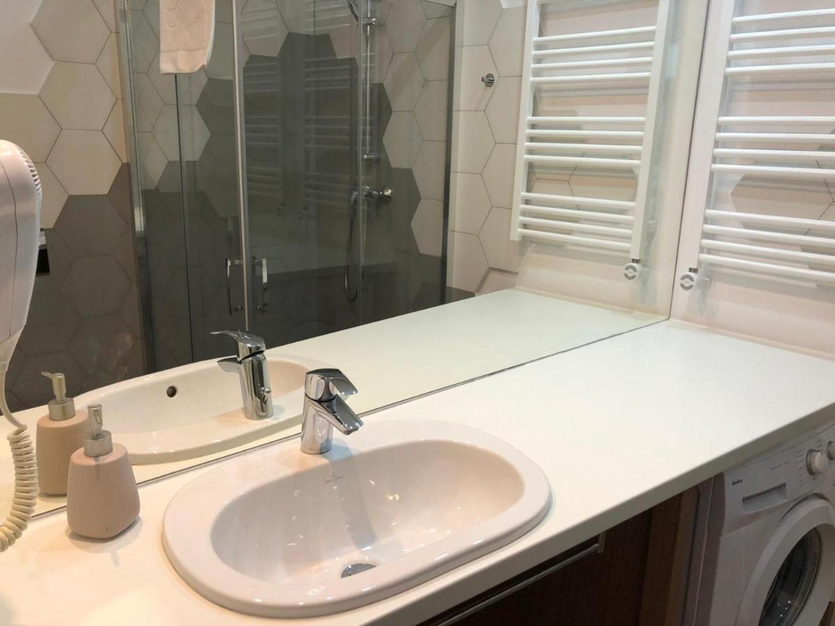 Prywatny Apartament W Hotelu A46 - 365Pam Sarbinowo Exteriör bild